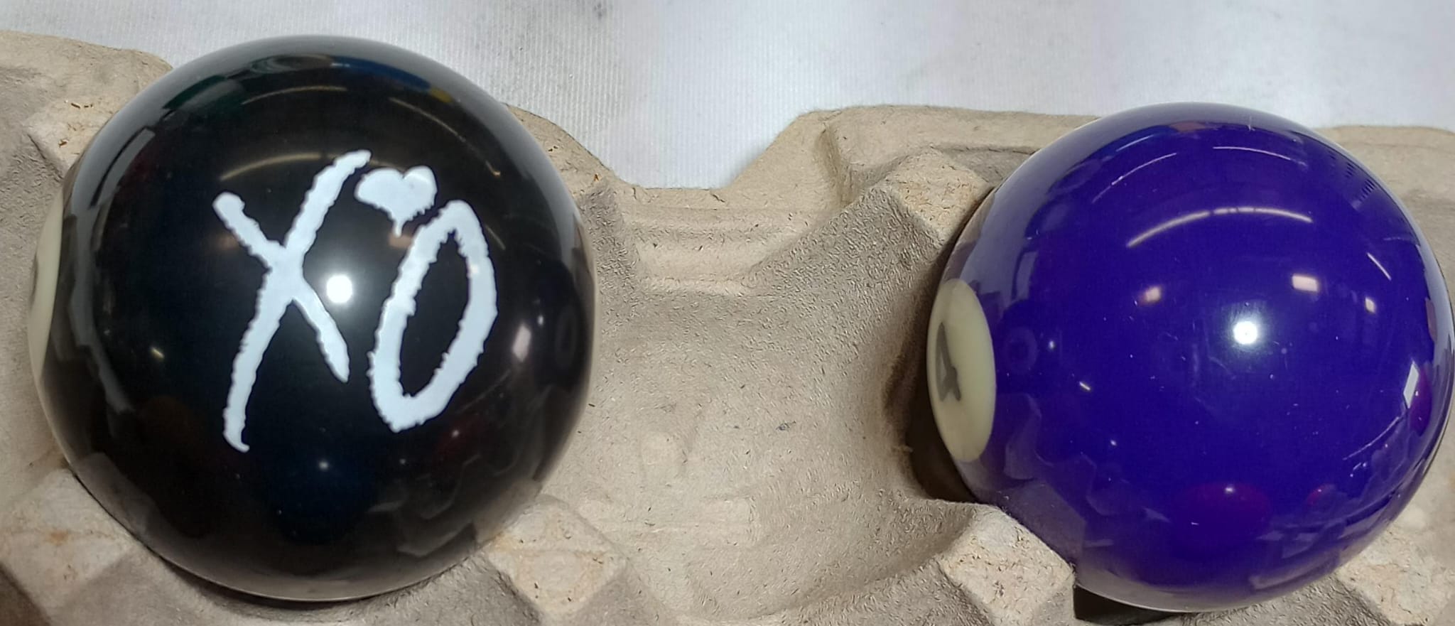 Custom cue billards balls printed with logo for the weekend
